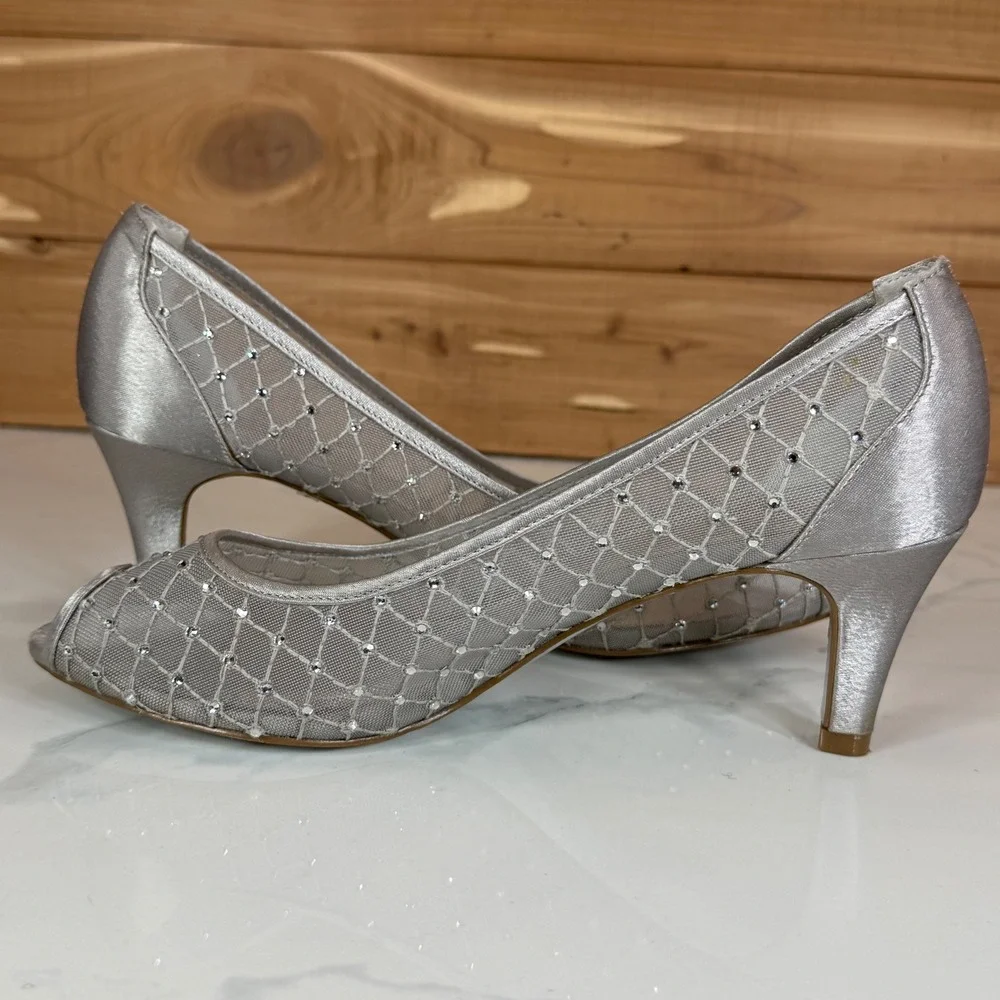 Adrianna Papell Jamie Silver Mesh Rhinestone Peep Toe Kitten Heel Womens 7 M